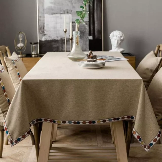 Durable, stylish & easy-care polyester tablecloths. The ultimate guide to choosing, using & loving this versatile fabric.
